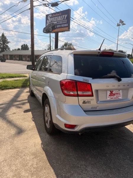 Dodge Journey FWD 4dr Mainstreet 2011