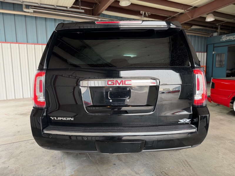 GMC Yukon Denali 4WD 2015