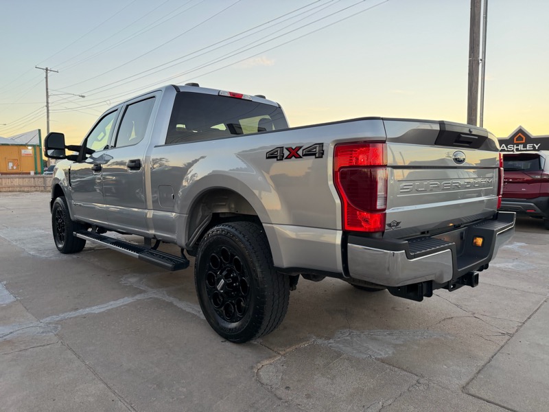 Ford F-250 SD XLT Crew Cab SWB 4WD 2022 Ford F-250 SD XLT Crew Cab SWB 4WD 2022