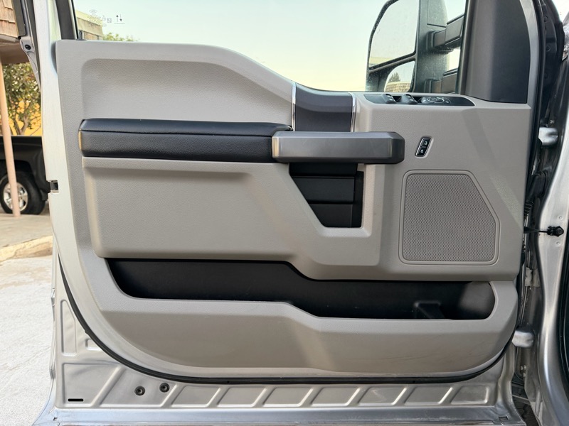 Ford F-250 SD XLT Crew Cab SWB 4WD 2022 Ford F-250 SD XLT Crew Cab SWB 4WD 2022