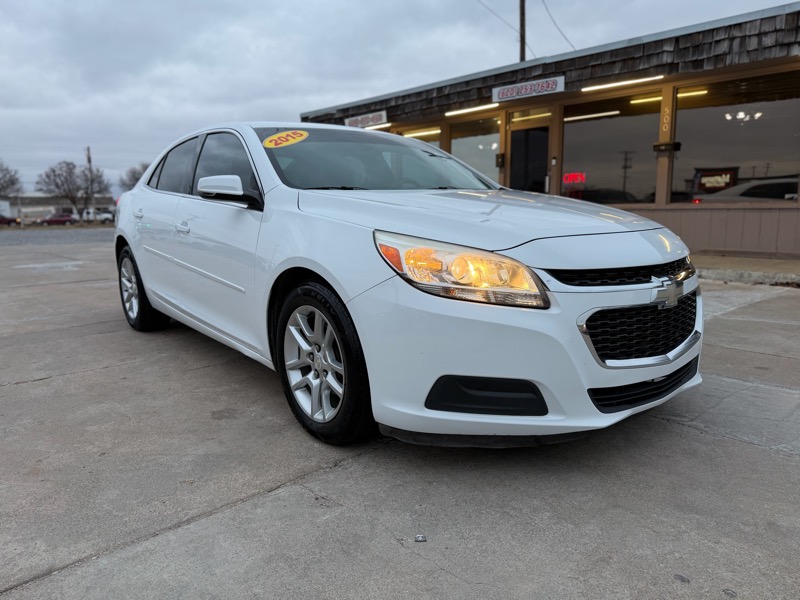 2015 Chevrolet Malibu 1LT photo 3