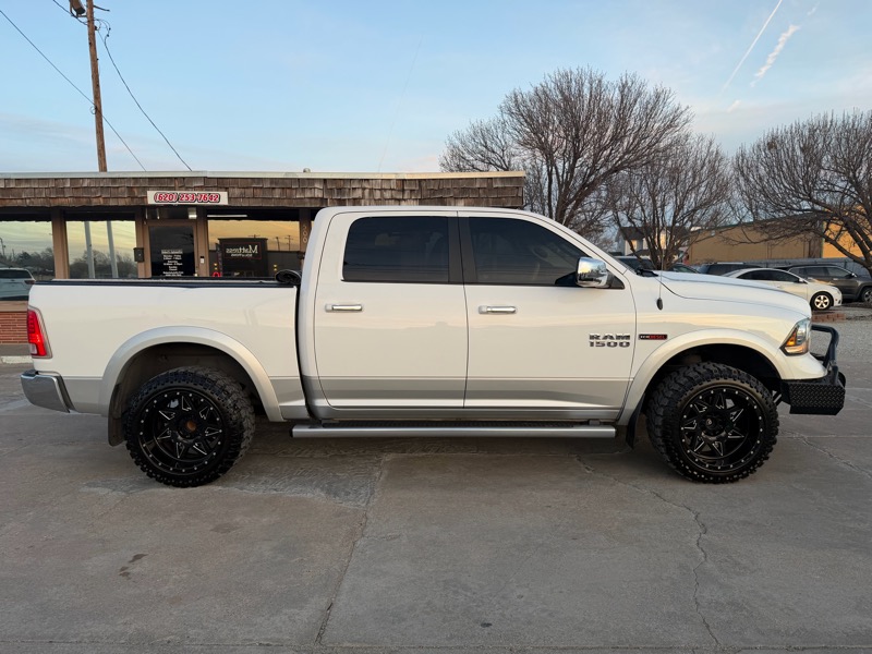 RAM 1500 Laramie Crew Cab SWB 4WD 2015