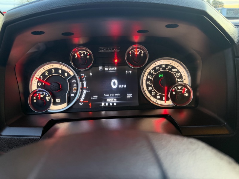 RAM 1500 Laramie Crew Cab SWB 4WD 2015