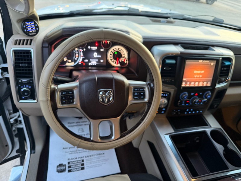 RAM 1500 Laramie Crew Cab SWB 4WD 2015