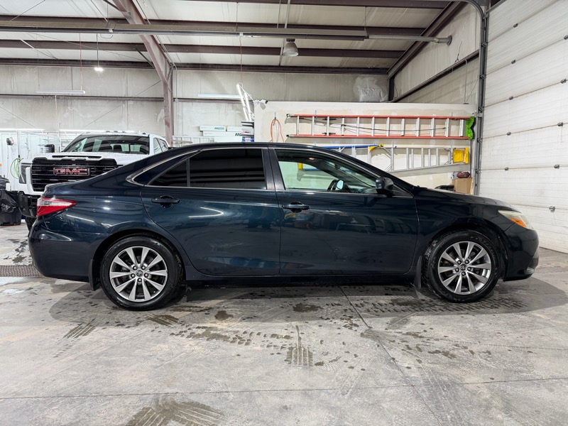 Toyota Camry XLE V6 2015