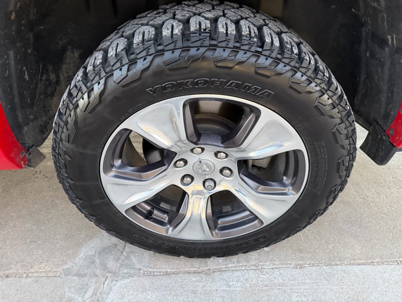 RAM 1500 Laramie Crew Cab SWB 4WD 2019