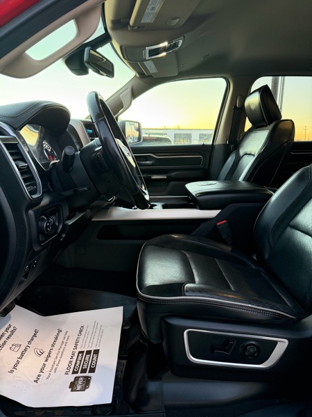 RAM 1500 Laramie Crew Cab SWB 4WD 2019