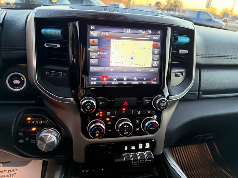 RAM 1500 Laramie Crew Cab SWB 4WD 2019