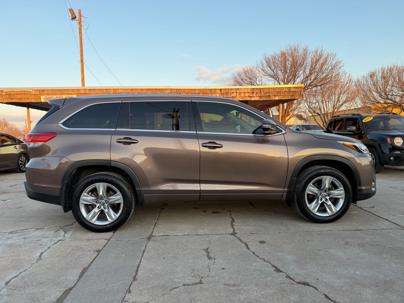 Toyota Highlander Limited FWD V6 2019