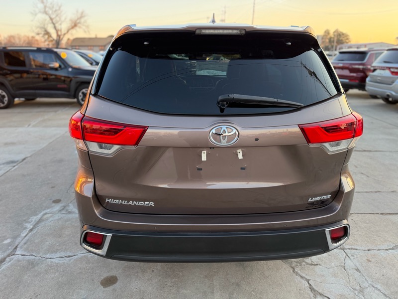 Toyota Highlander Limited FWD V6 2019