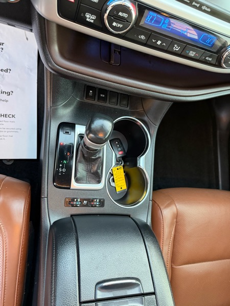 Toyota Highlander Limited FWD V6 2019