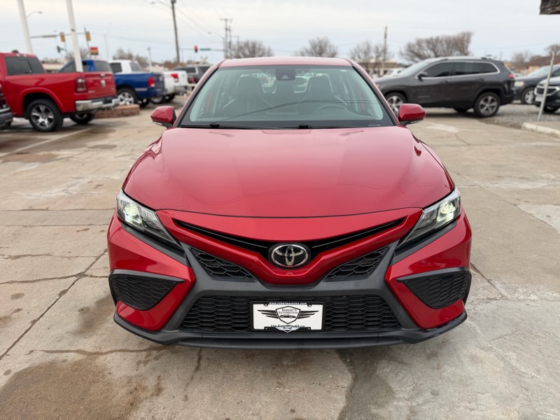 Toyota Camry SE 2022