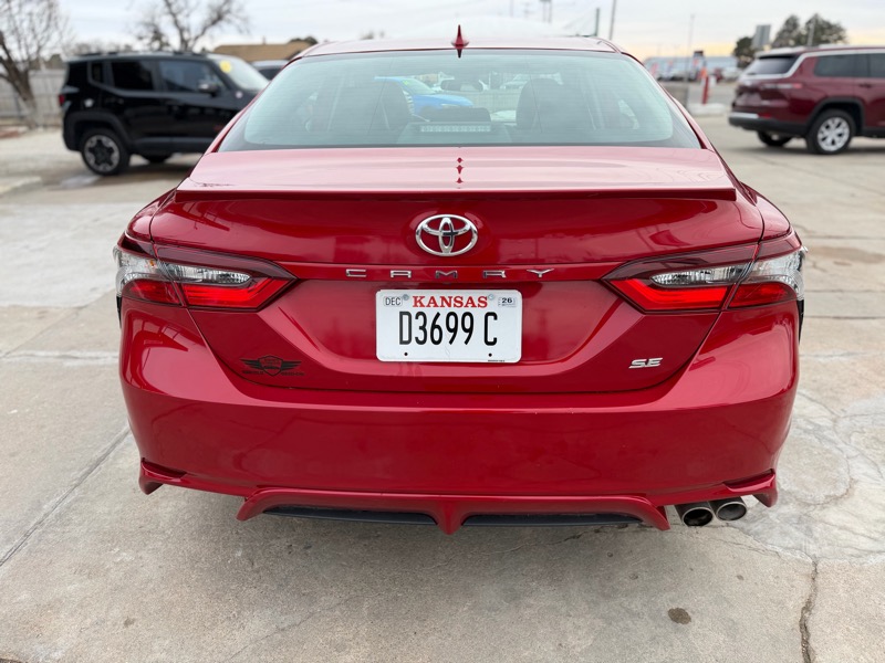 Toyota Camry SE 2022