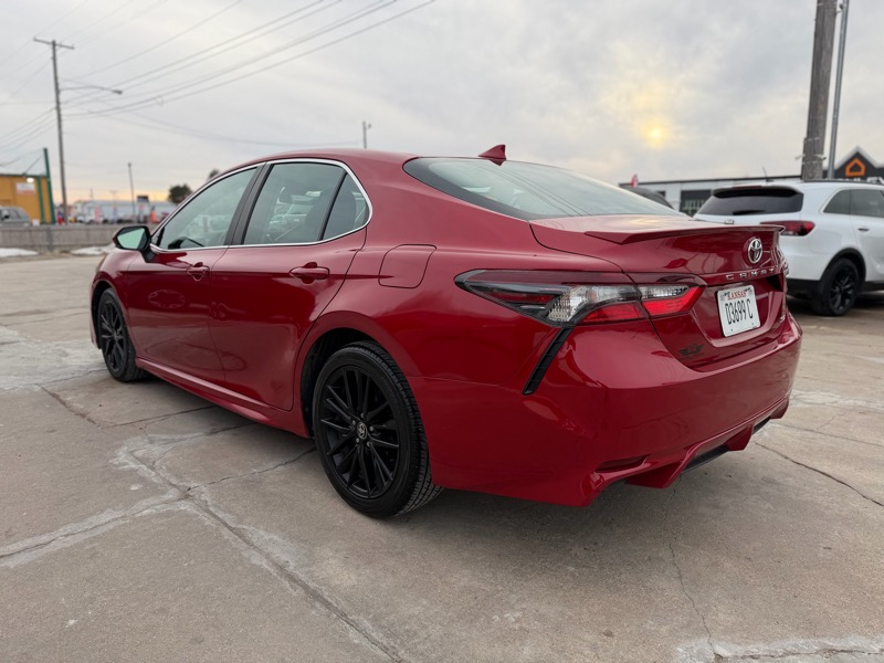 Toyota Camry SE 2022