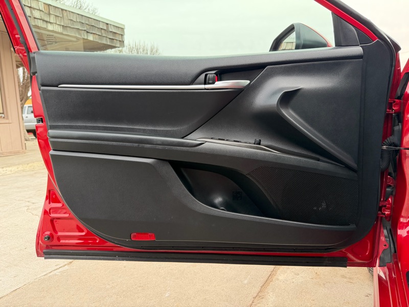 Toyota Camry SE 2022