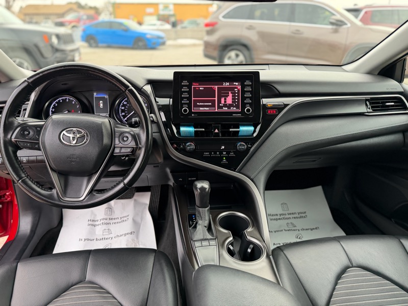 Toyota Camry SE 2022