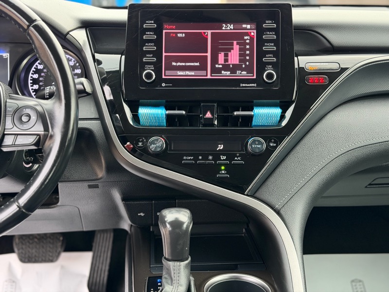 Toyota Camry SE 2022