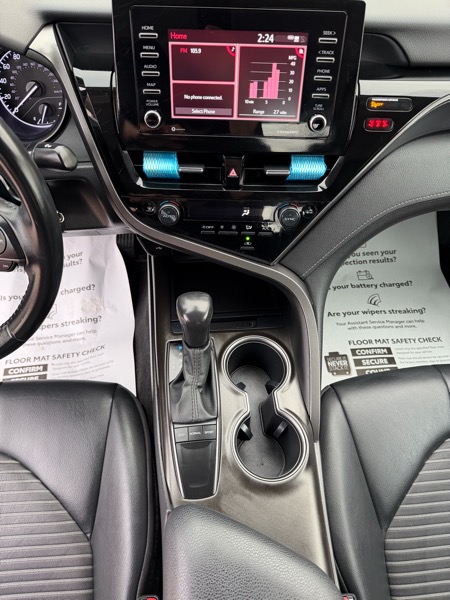 Toyota Camry SE 2022