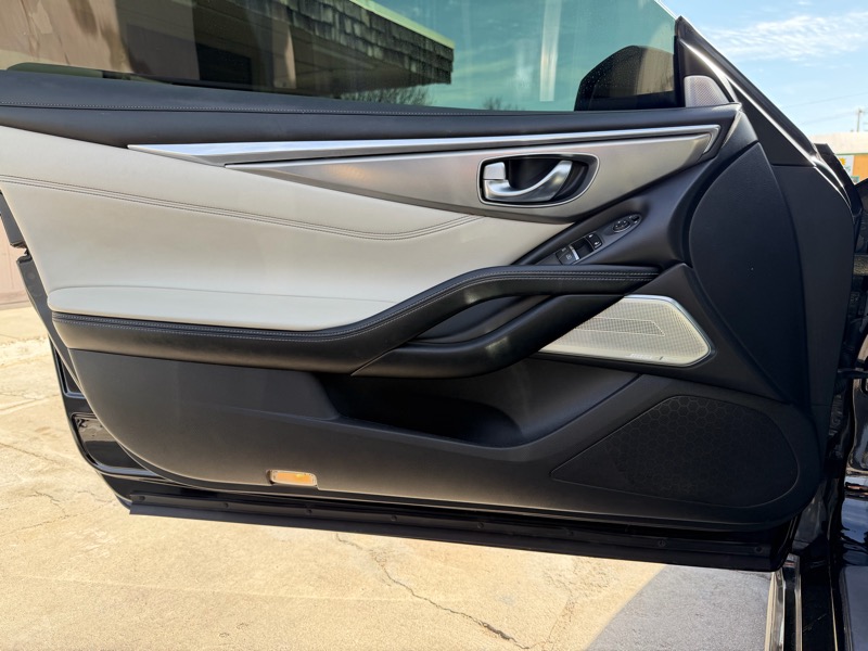 Infiniti Q60 3.0t LUXE AWD 2020