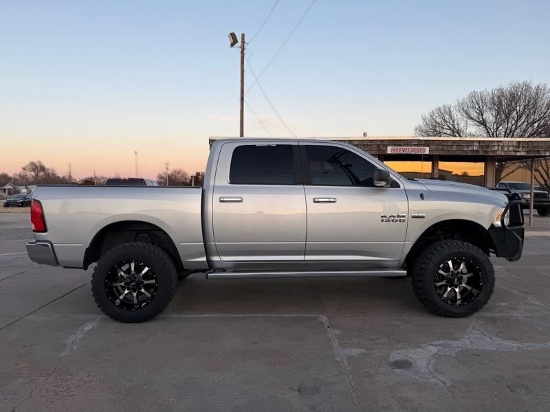 RAM 1500 SLT Crew Cab SWB 4WD 2016