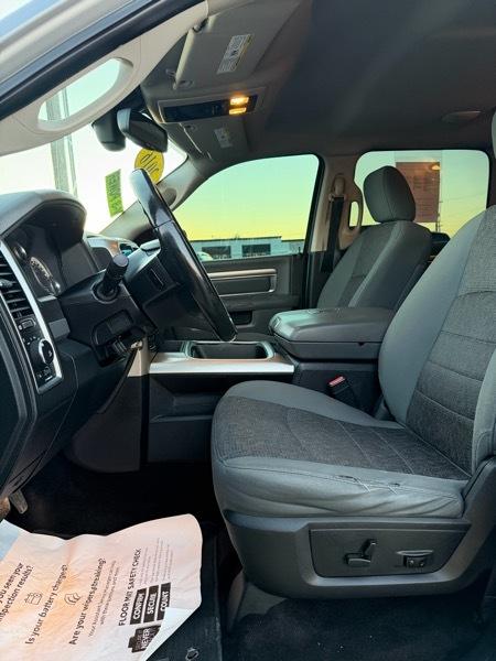 RAM 1500 SLT Crew Cab SWB 4WD 2016