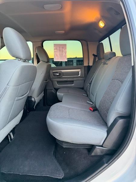 RAM 1500 SLT Crew Cab SWB 4WD 2016