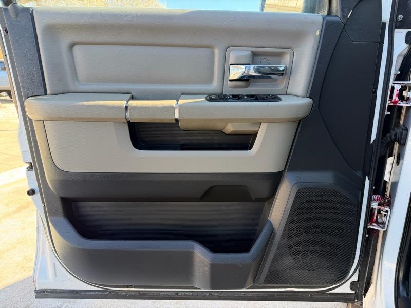 RAM 1500 SLT Quad Cab 2WD 2012