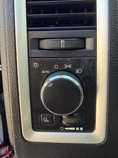 RAM 1500 SLT Quad Cab 2WD 2012