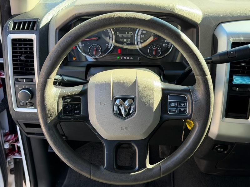 RAM 1500 SLT Quad Cab 2WD 2012