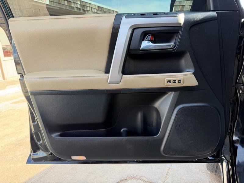 Toyota 4Runner SR5 4WD 2016