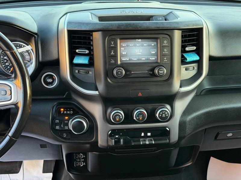 RAM 1500 Big Horn Crew Cab SWB 4WD 2019