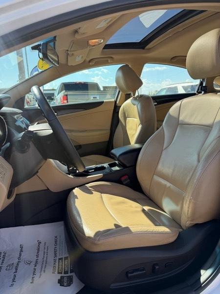 Hyundai Sonata SE Auto 2011