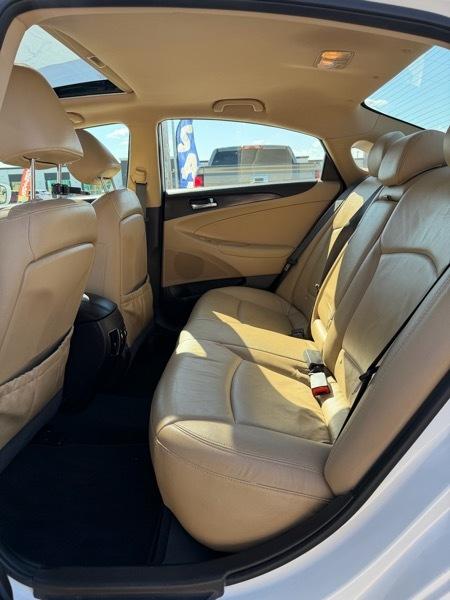 Hyundai Sonata SE Auto 2011