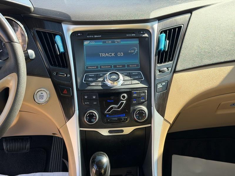 Hyundai Sonata SE Auto 2011