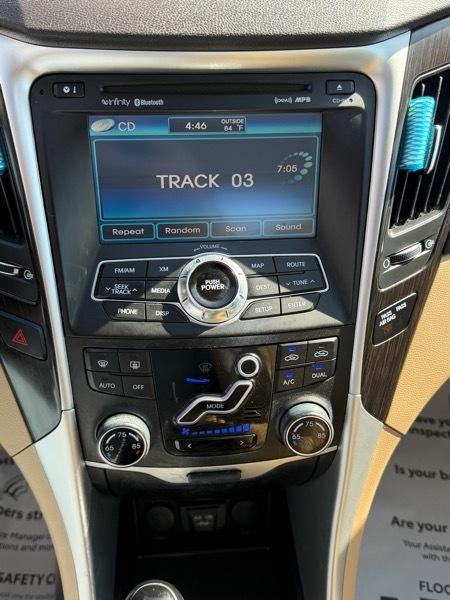 Hyundai Sonata SE Auto 2011