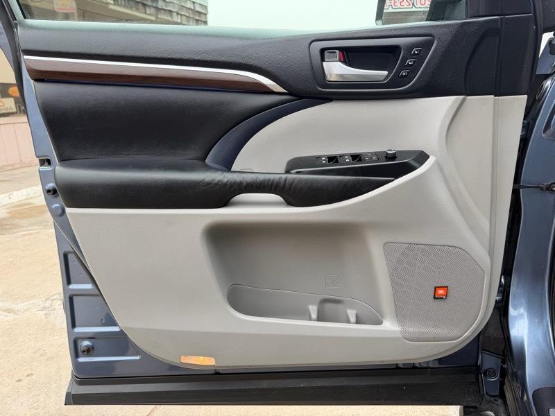 Toyota Highlander Limited Platinum AWD V6 2015