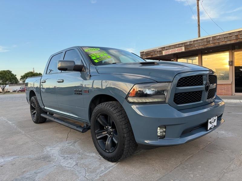RAM 1500 Sport Crew Cab SWB 4WD 2015