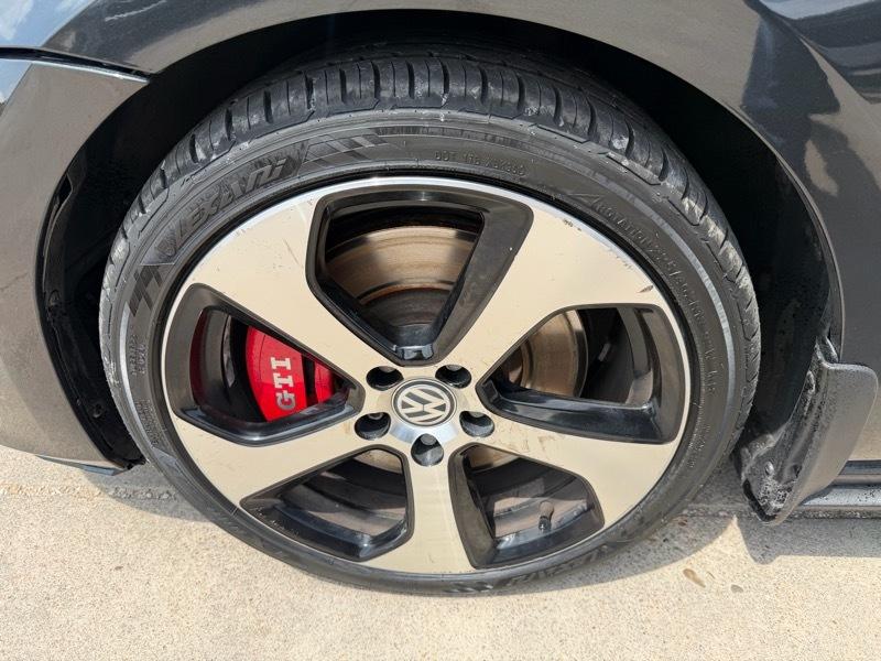 Volkswagen GTI SE 6A 2-Door 2016
