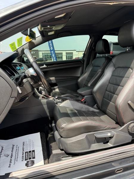 Volkswagen GTI SE 6A 2-Door 2016