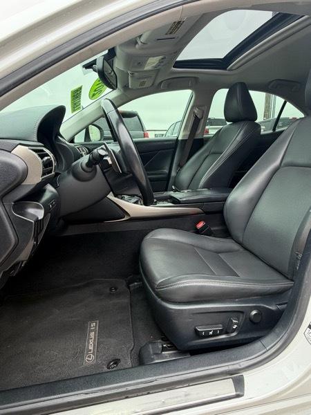 Lexus IS 250 RWD 2015