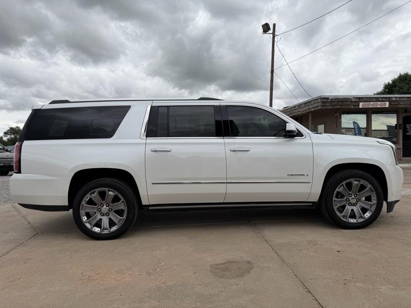 GMC Yukon XL Denali 4WD 2016