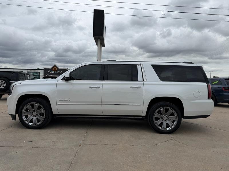 GMC Yukon XL Denali 4WD 2016
