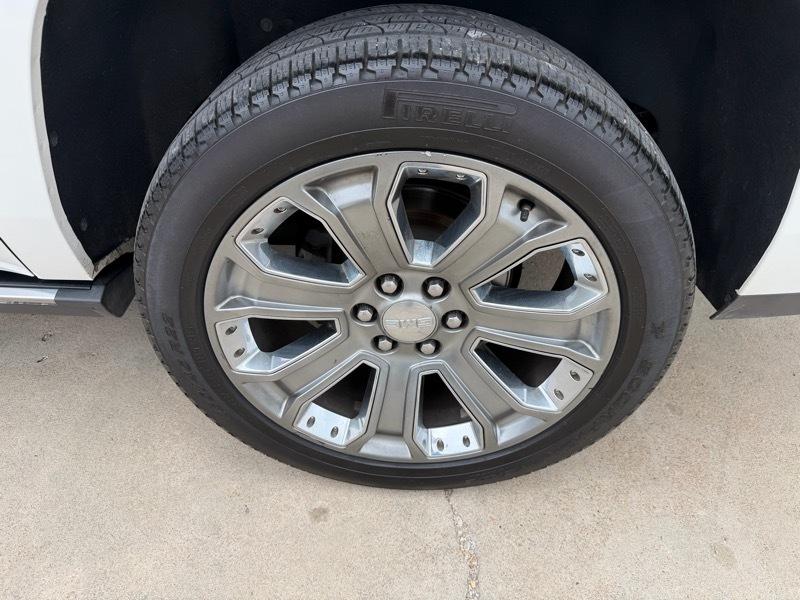 GMC Yukon XL Denali 4WD 2016