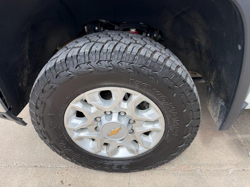 Chevrolet Silverado 2500HD LT Crew Cab Long Box 4WD 2024