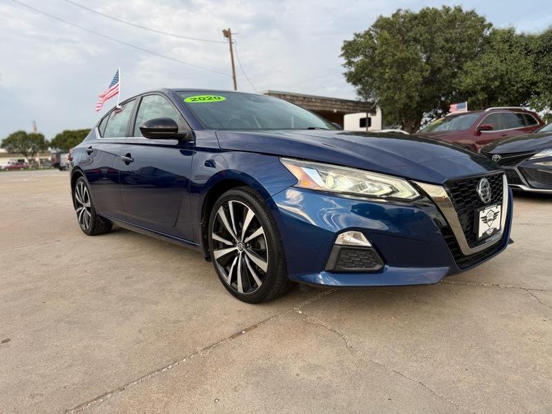 Nissan Altima  2020