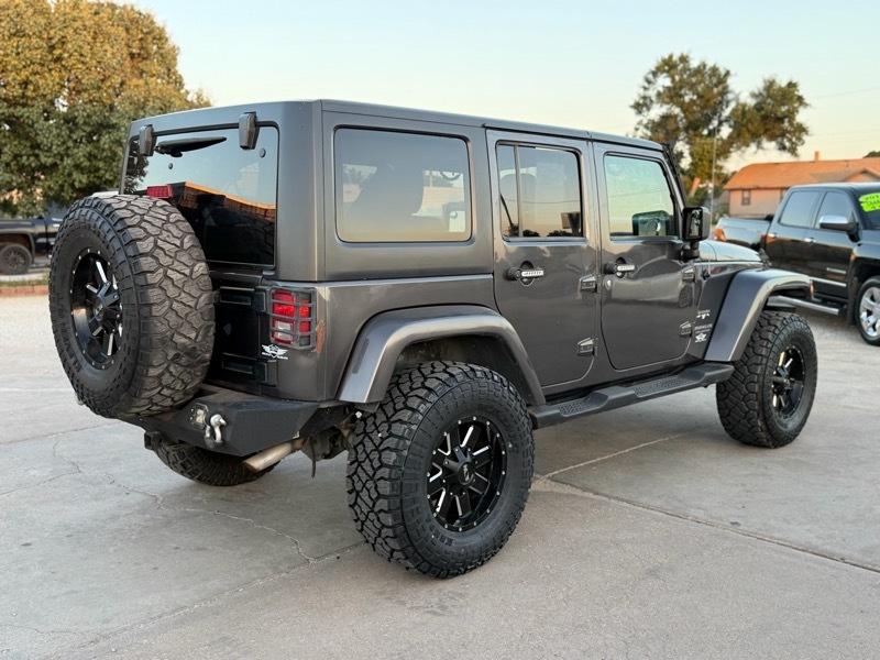 Jeep Wrangler Unlimited Sahara 4WD 2017