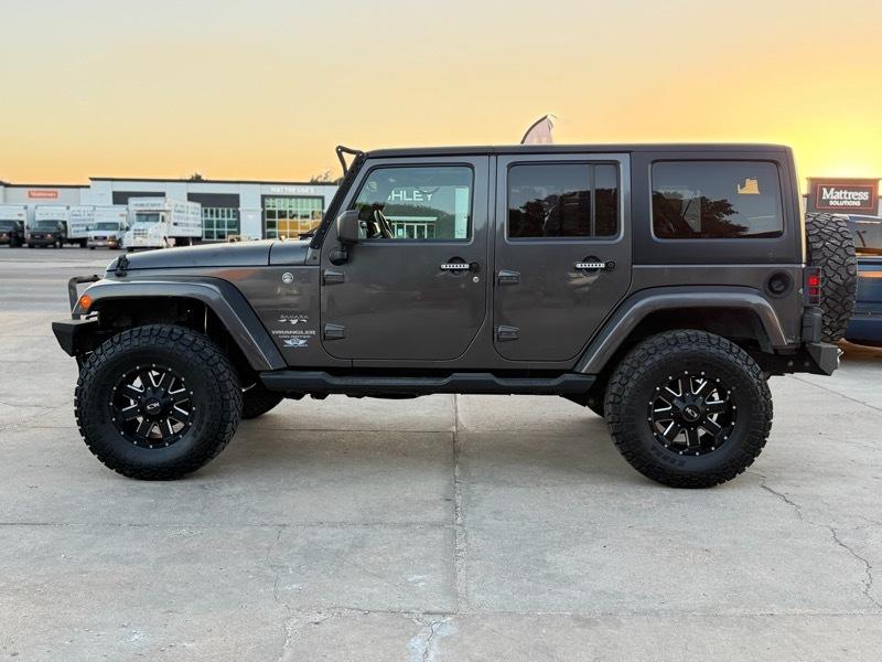 Jeep Wrangler Unlimited Sahara 4WD 2017