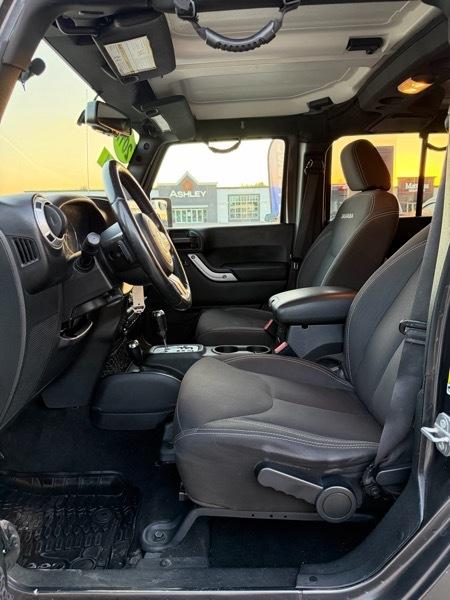 Jeep Wrangler Unlimited Sahara 4WD 2017