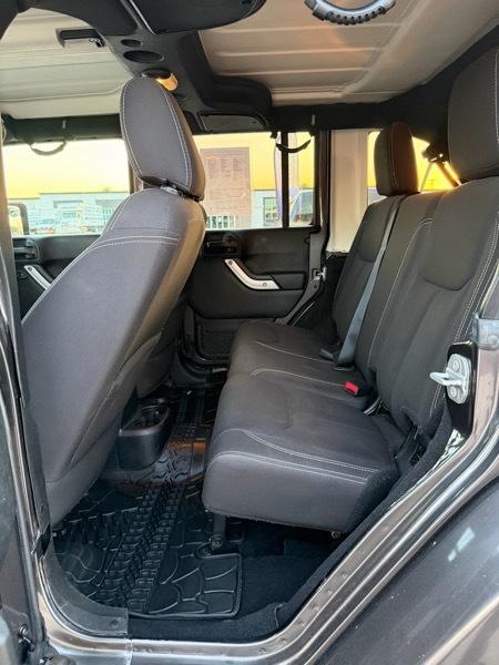 Jeep Wrangler Unlimited Sahara 4WD 2017