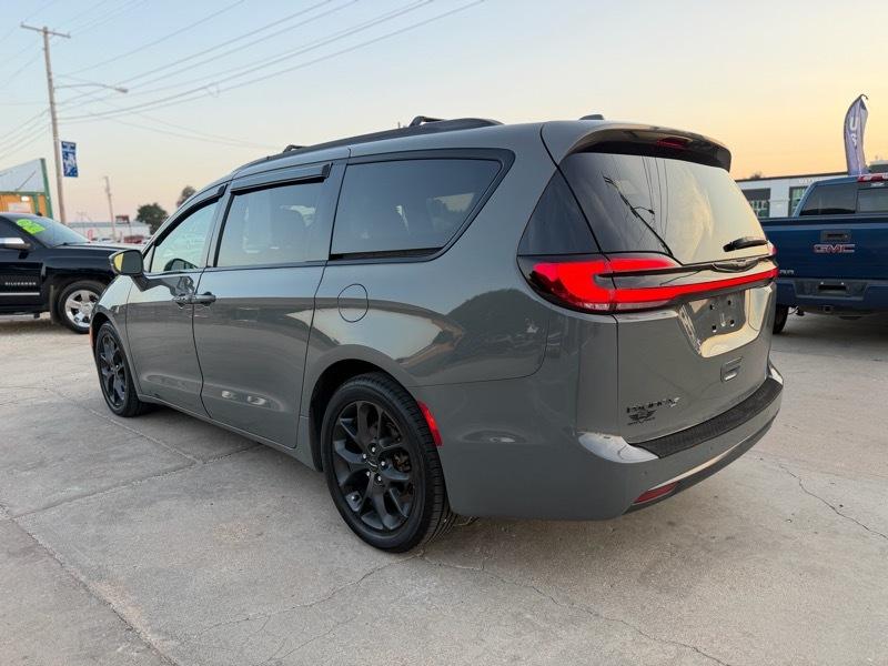 Chrysler Pacifica Touring Plus 2021